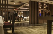中式混搭褐色木制展示架酒店工装装修效果图
