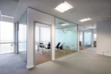 玻璃风格简约现代装修风格办公室玻璃墙效果图
