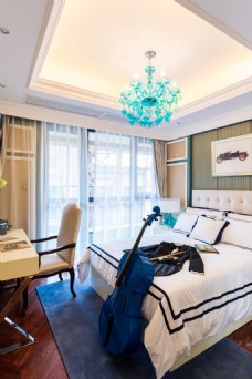 现代时尚卧室蓝色玻璃吊灯室内装修效果图