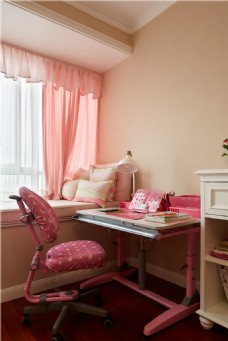 主卧现代温馨公主风次卧粉色窗帘室内装修效果图