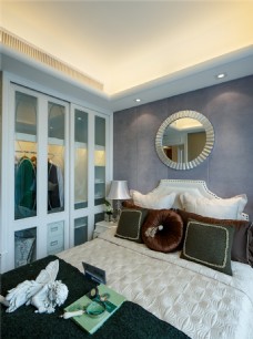 欧式卧室蓝色床铺背景装修效果图