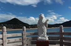 海边龙王雕像