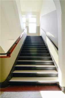 现代室内现代文艺客厅黑白楼梯室内装修效果图